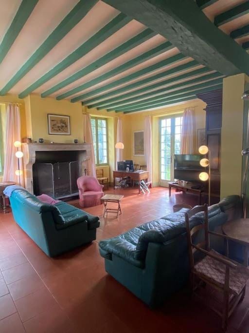 Living room, Seating area, fireplace