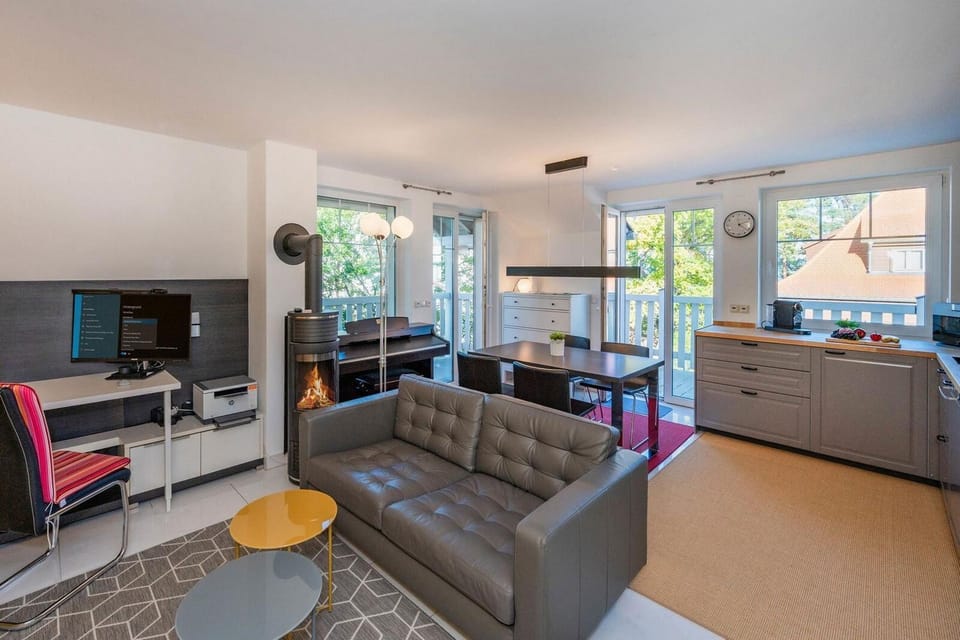 Living room, Dining area, fireplace, kitchen