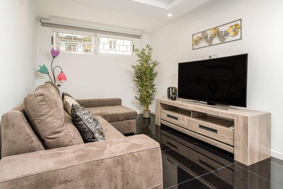 Communal lounge/ TV room, TV and multimedia, Living room