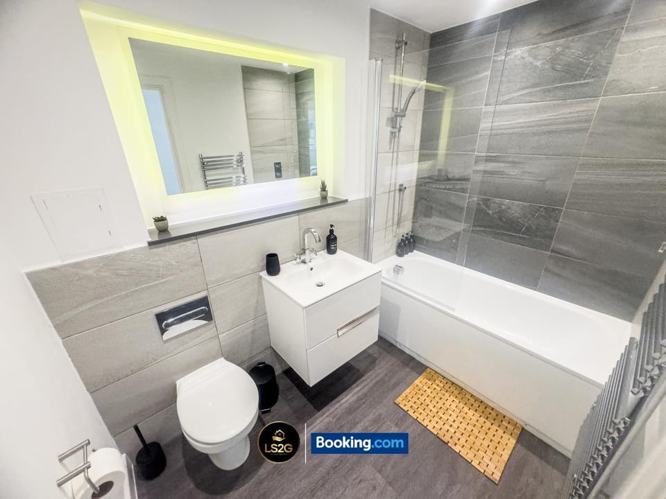 Toilet, Bathroom, Bath