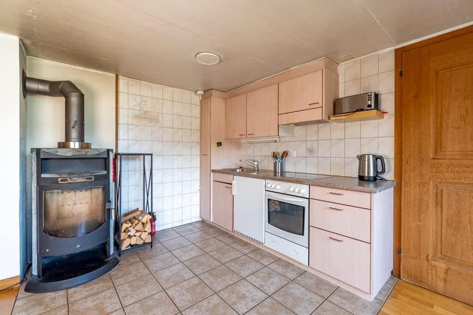 Cozy Studio With Terrace Bbq Mountain View House in Canton of Bern (Region)