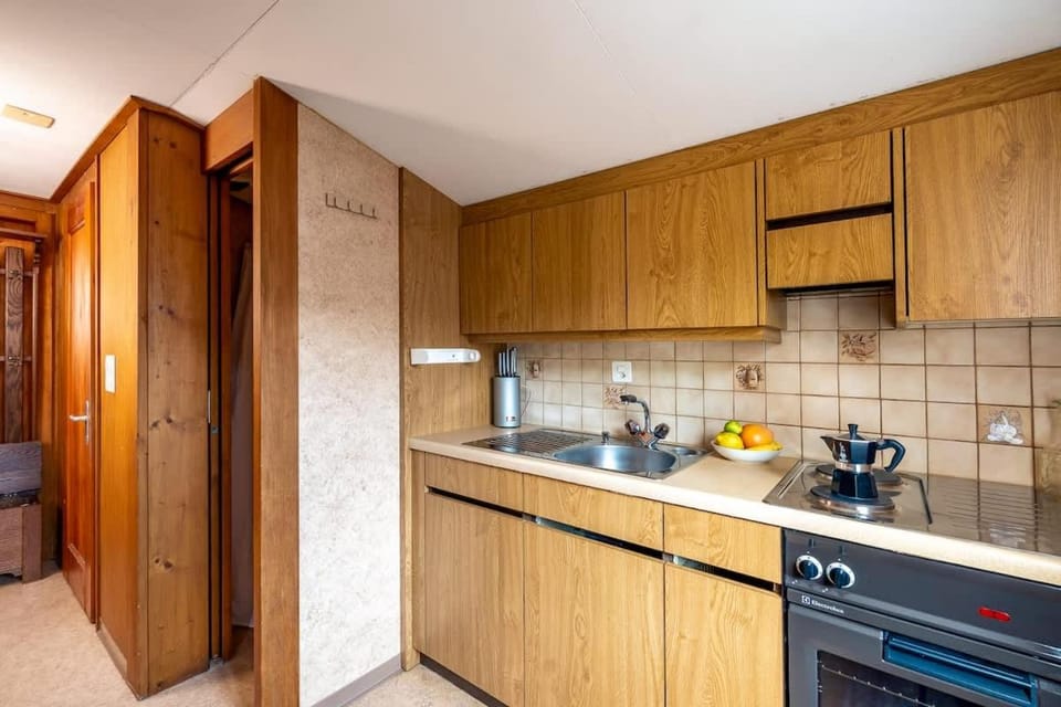 Chalet In The Countryside Kitchen Parking Lot Apartment in Canton of Bern (Region)