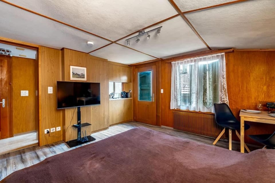 Chalet In The Countryside Kitchen Parking Lot Apartment in Canton of Bern (Region)