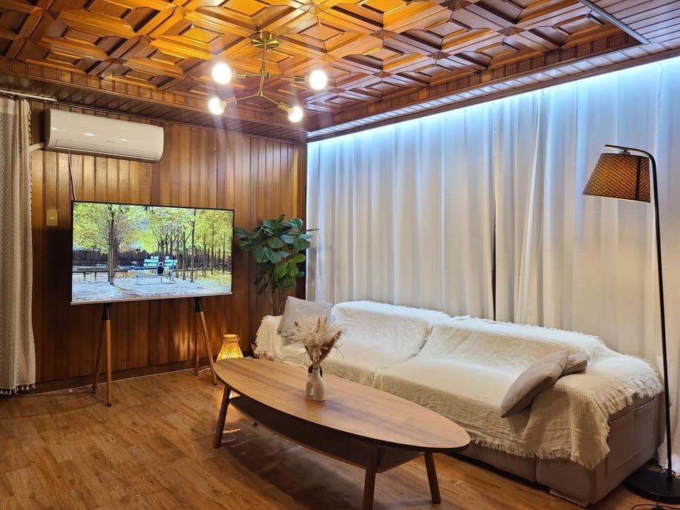 TV and multimedia, Living room