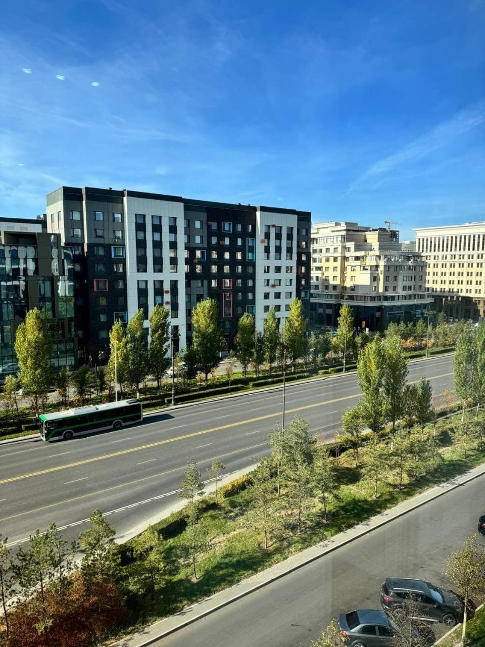 City view, Street view