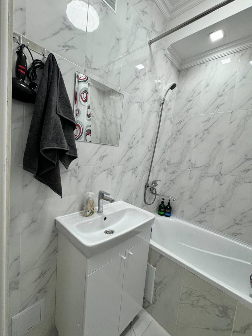 Shower, Bath, towels