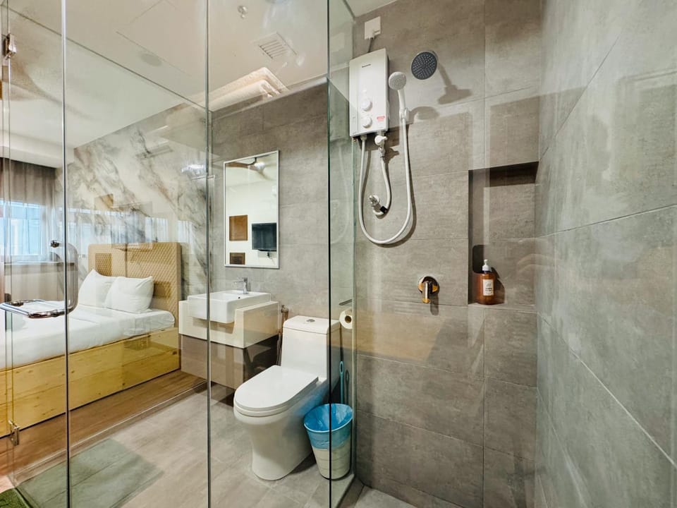 Toilet, Bathroom, towels