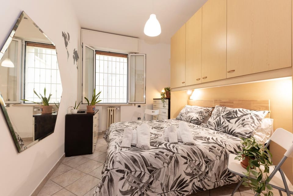 Bed, Photo of the whole room, Bedroom, wardrobe