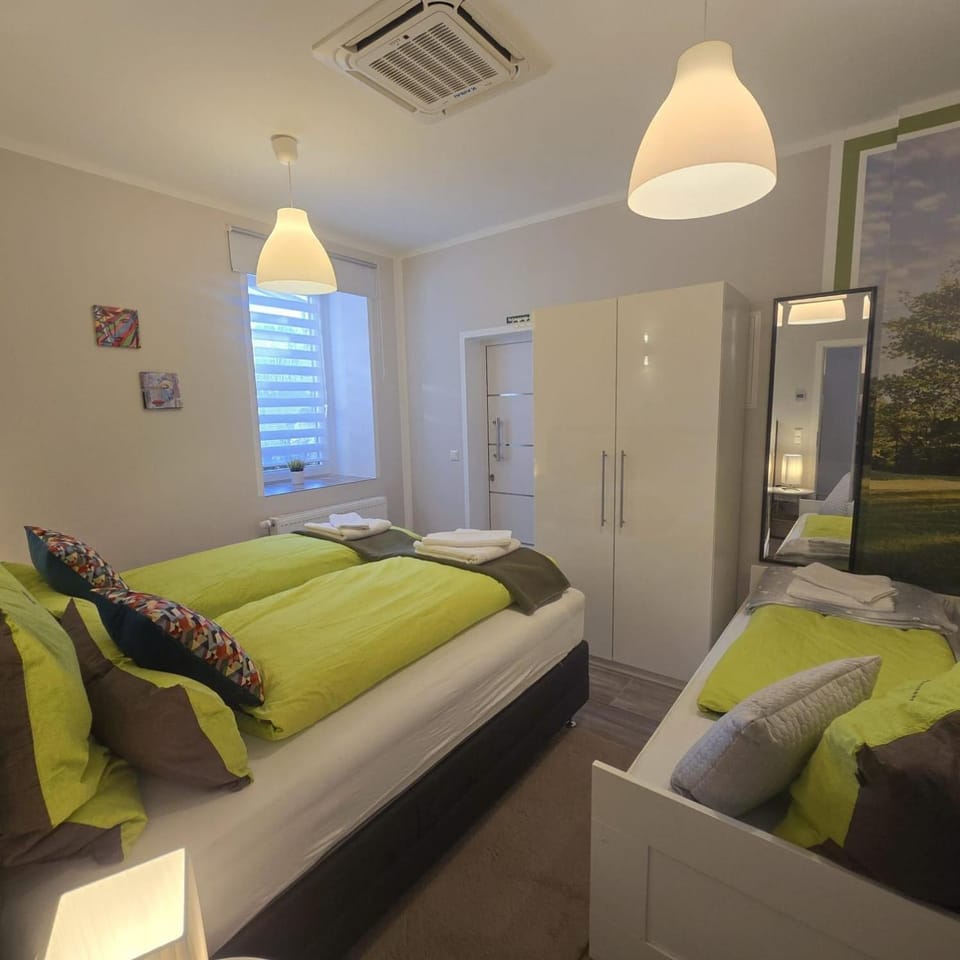 View (from property/room), Bedroom, towels