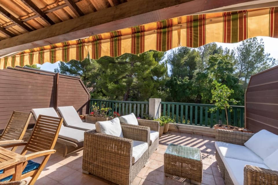 Superb apartment with terrace and private pool Apartment in French Riviera
