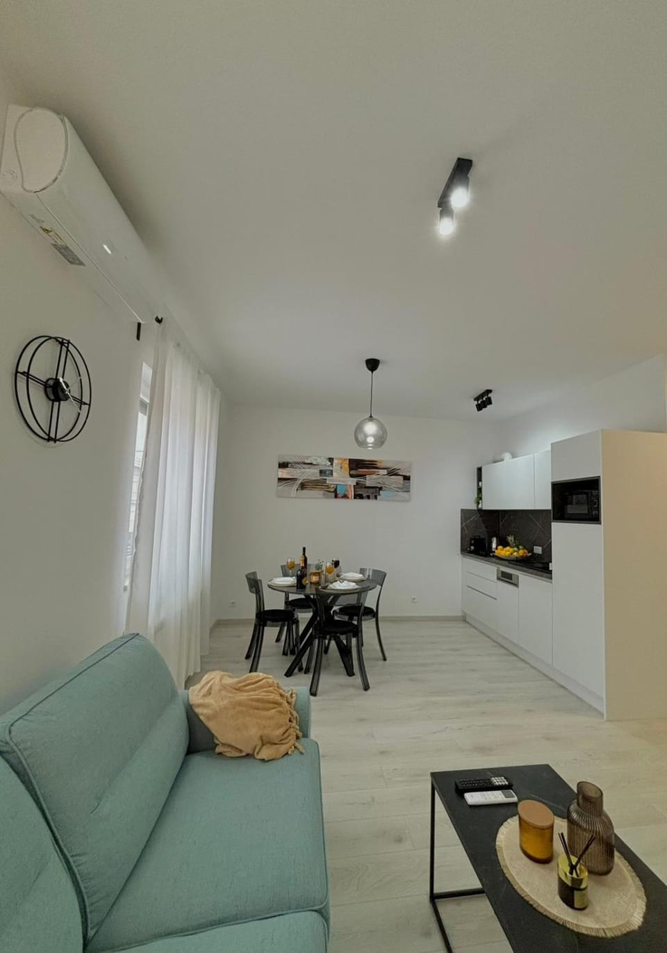 Living room, Dining area