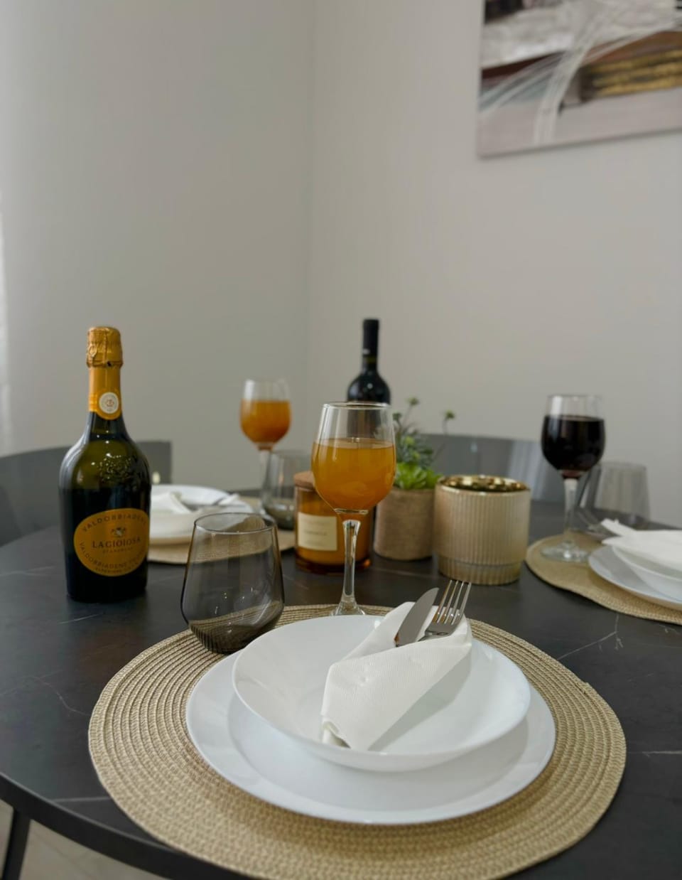 Dining area, kitchen