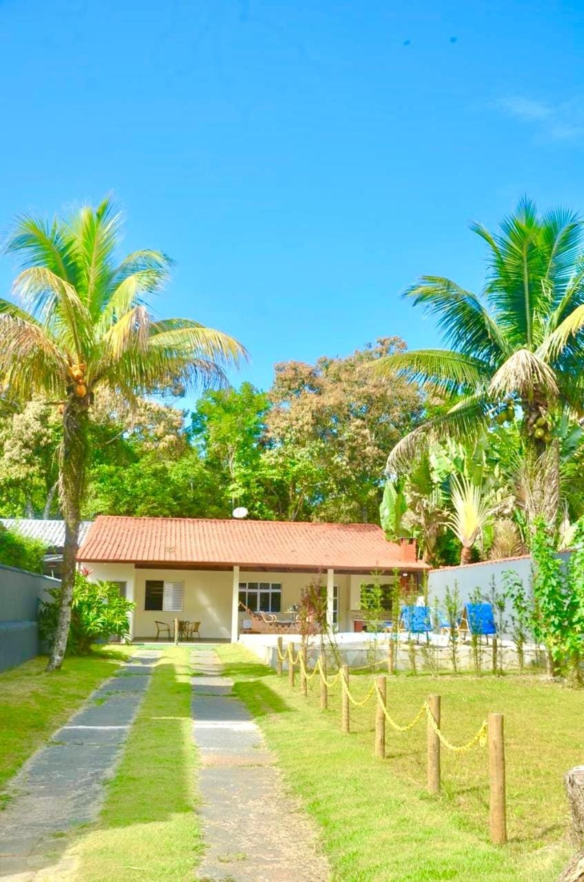 Casa com piscina 500m da praia condomínio Morada da Praia House in Bertioga
