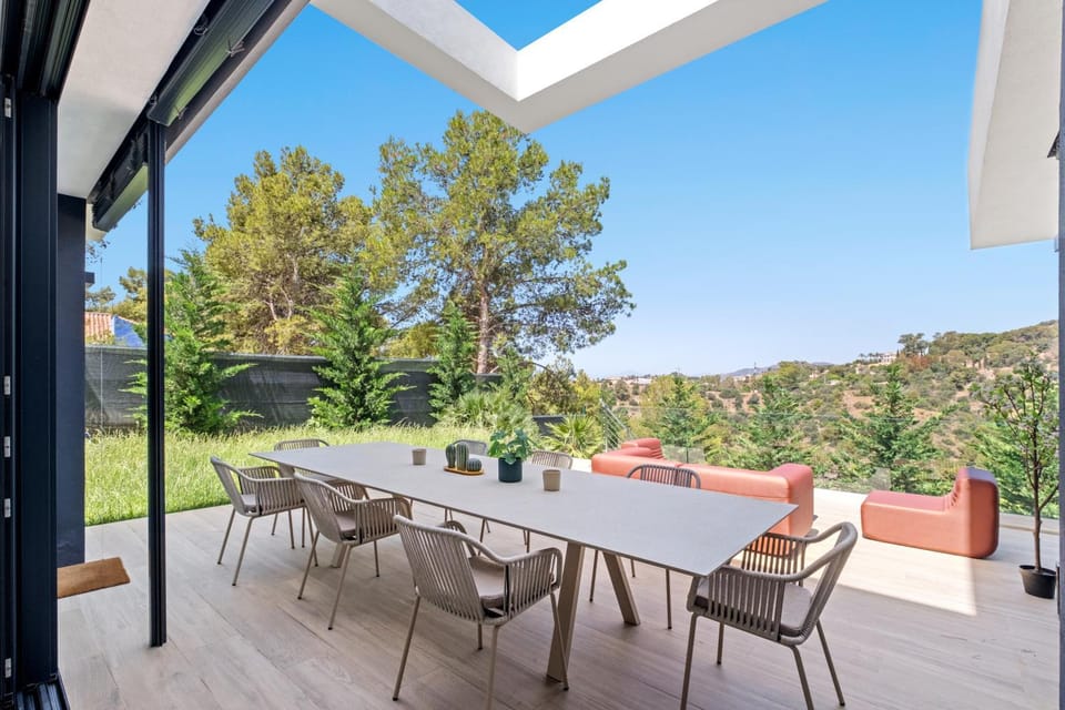 Patio, Spring, Day, Garden, Balcony/Terrace, Dining area, Garden view