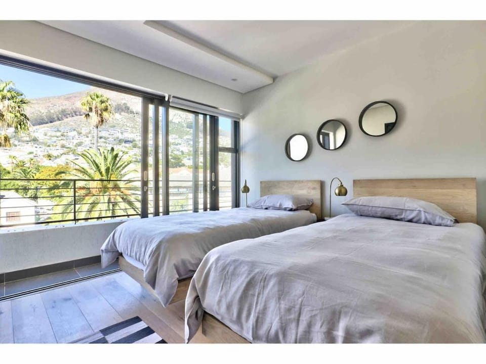 Beautiful Space with views of Lions Head Apartment in Sea Point