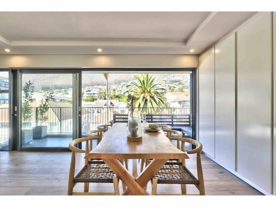Beautiful Space with views of Lions Head Apartment in Sea Point
