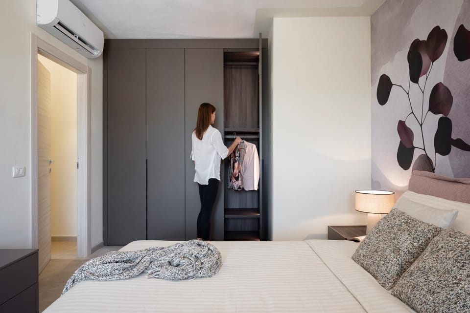 Bedroom, wardrobe