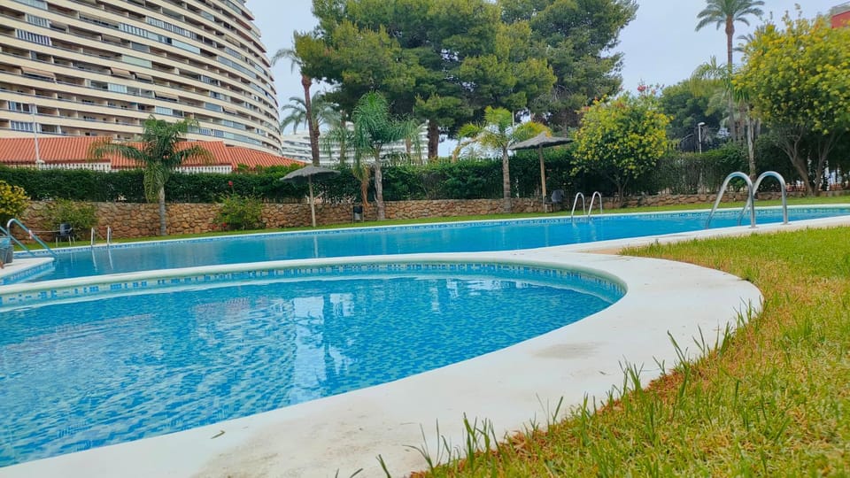 Estupendo apartamento con piscina y vistas al mar Apartment in Ribera Baixa