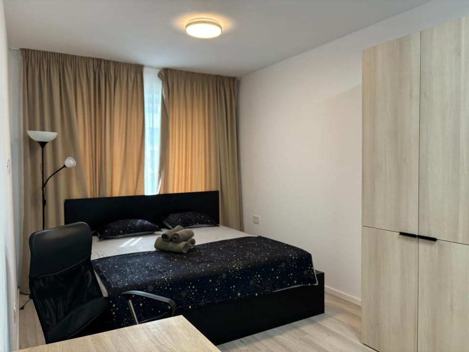 Bed, Photo of the whole room, Bedroom