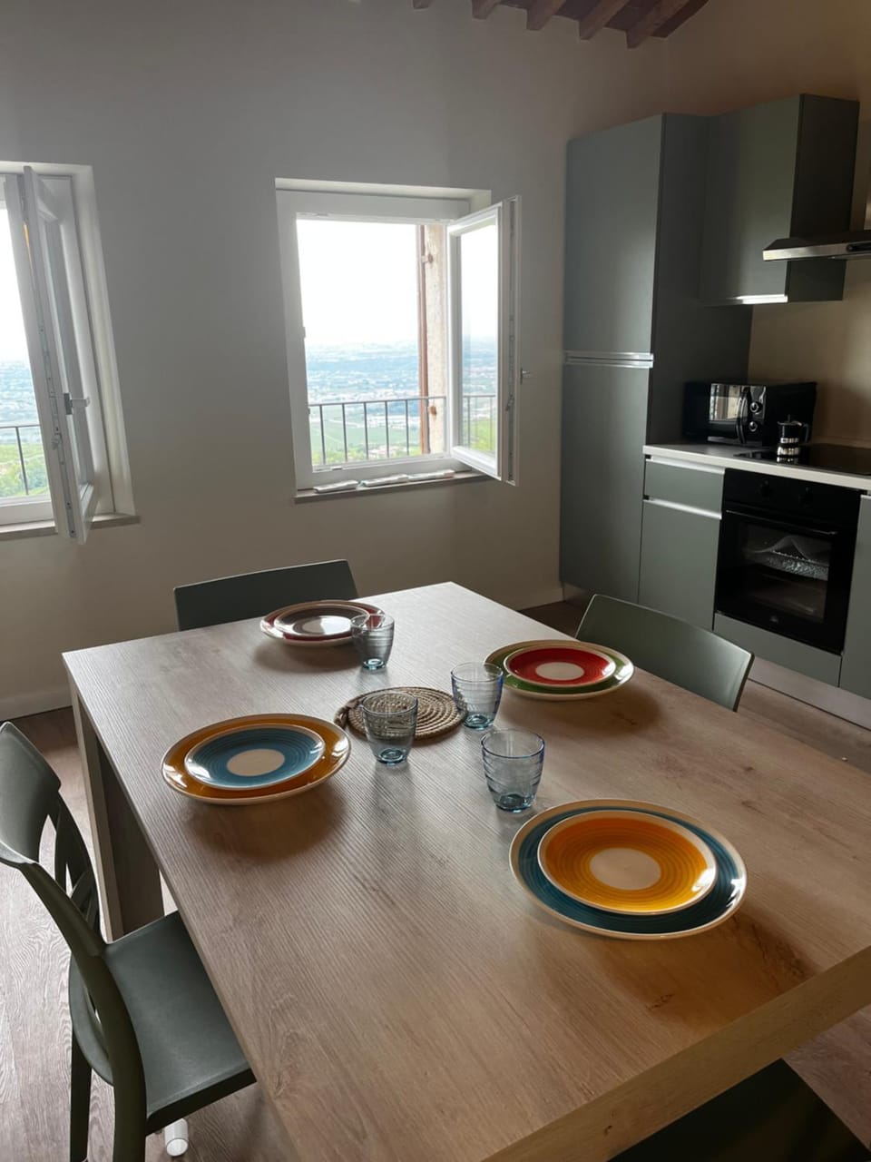 Kitchen or kitchenette, Food and drinks, Dining area, Food, pet friendly, stove