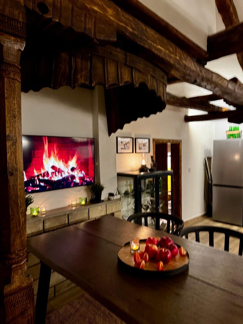 TV and multimedia, Kitchen or kitchenette, Dining area, flat iron