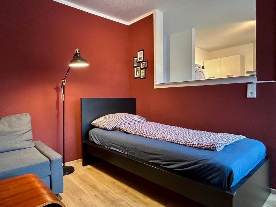 Bed, Living room, Photo of the whole room