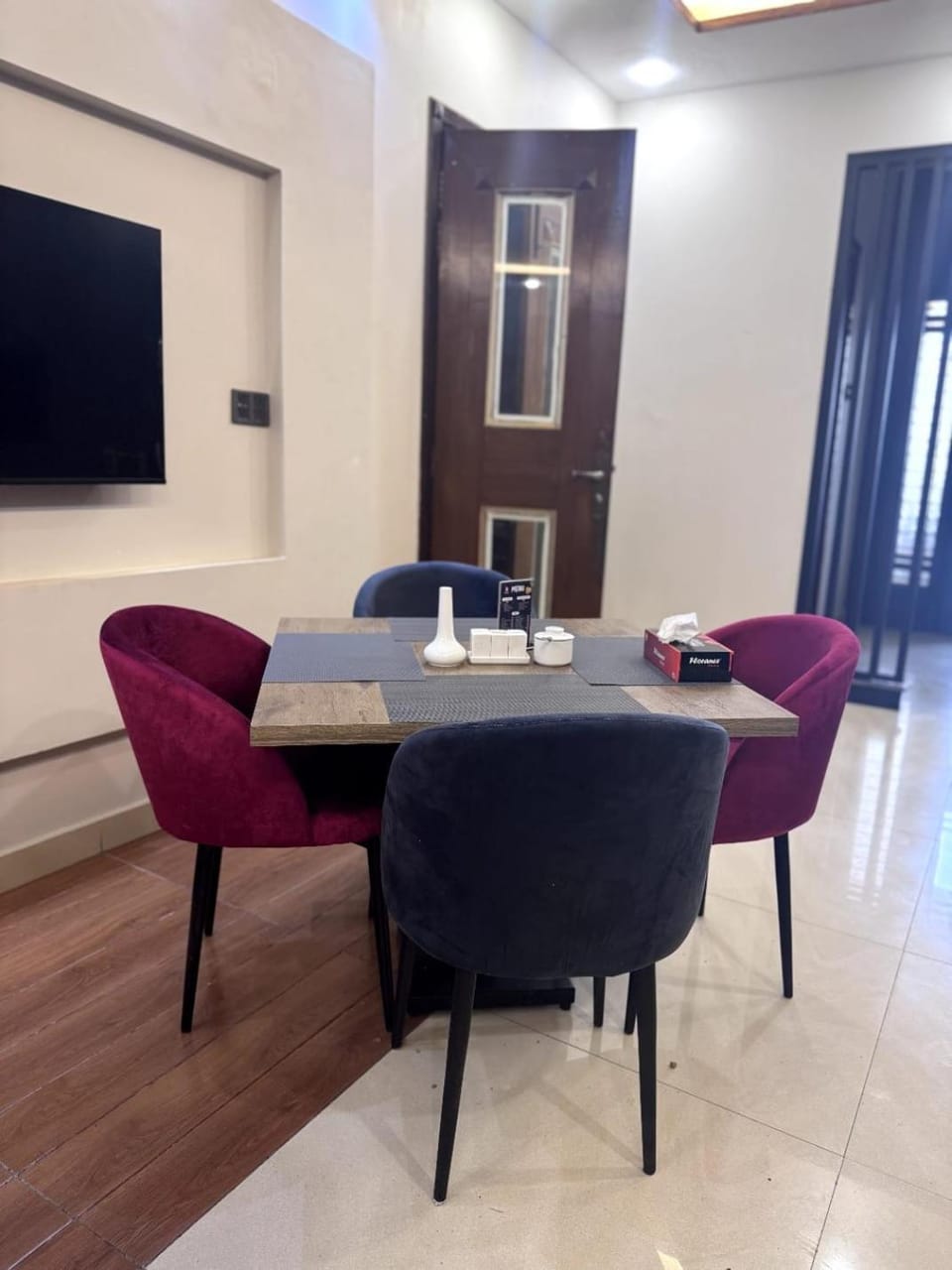 Holiday One Hotel & Suites - Expo Center Bed and Breakfast in Karachi