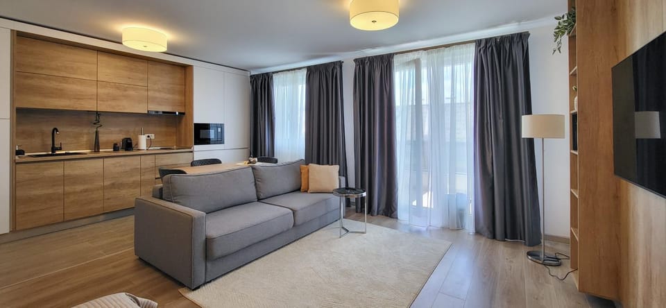TV and multimedia, Kitchen or kitchenette, Living room