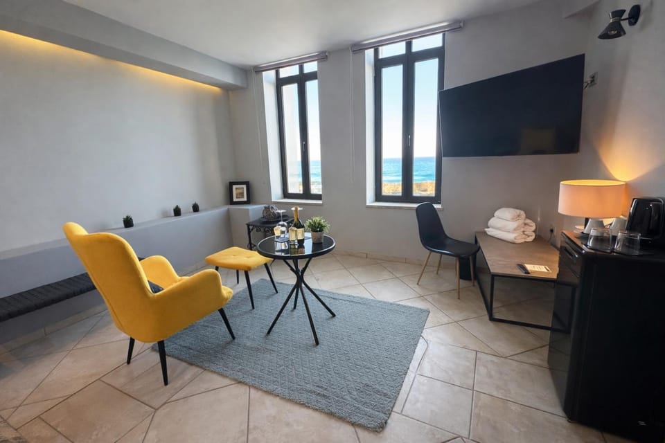Endless blue suites 4 Apartment hotel in Chania