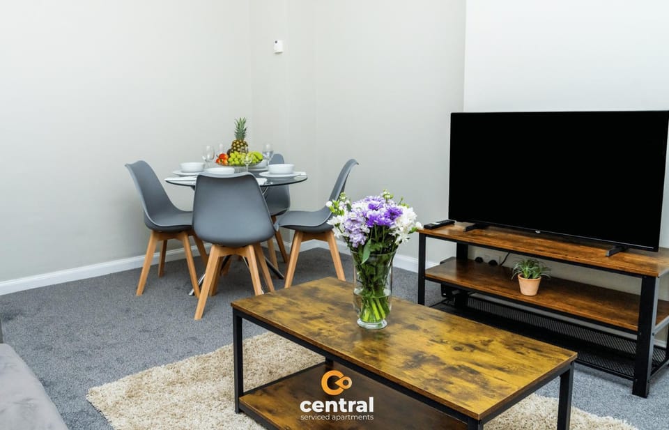Communal lounge/ TV room, TV and multimedia, Dining area