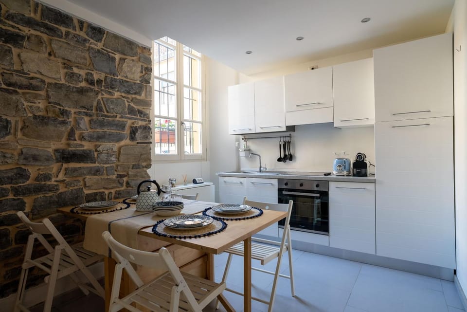 Dining area, Lunch, Lunch, stove