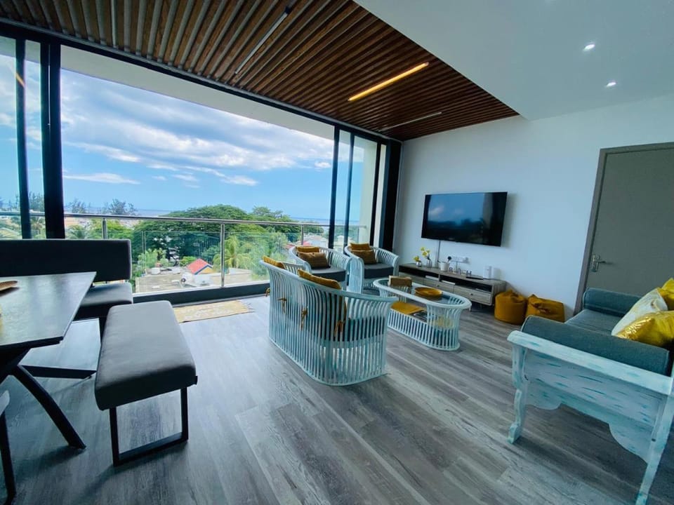 Cozy Seaview Penthouse Apartment in Flic en Flac