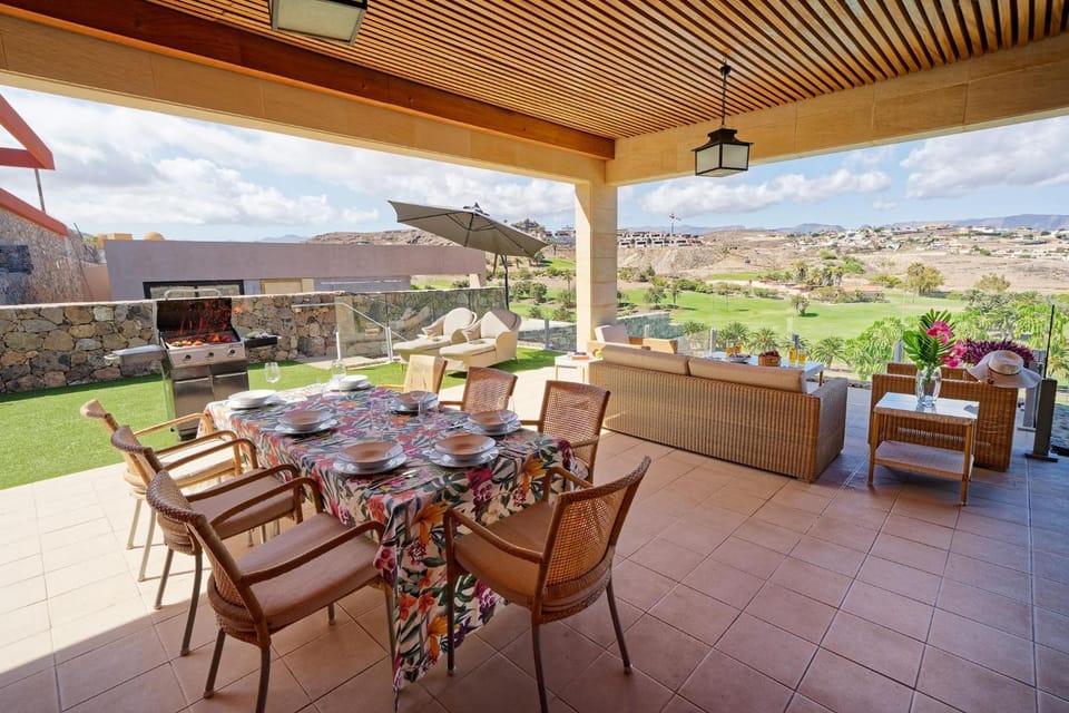 Natural landscape, BBQ facilities, Dining area