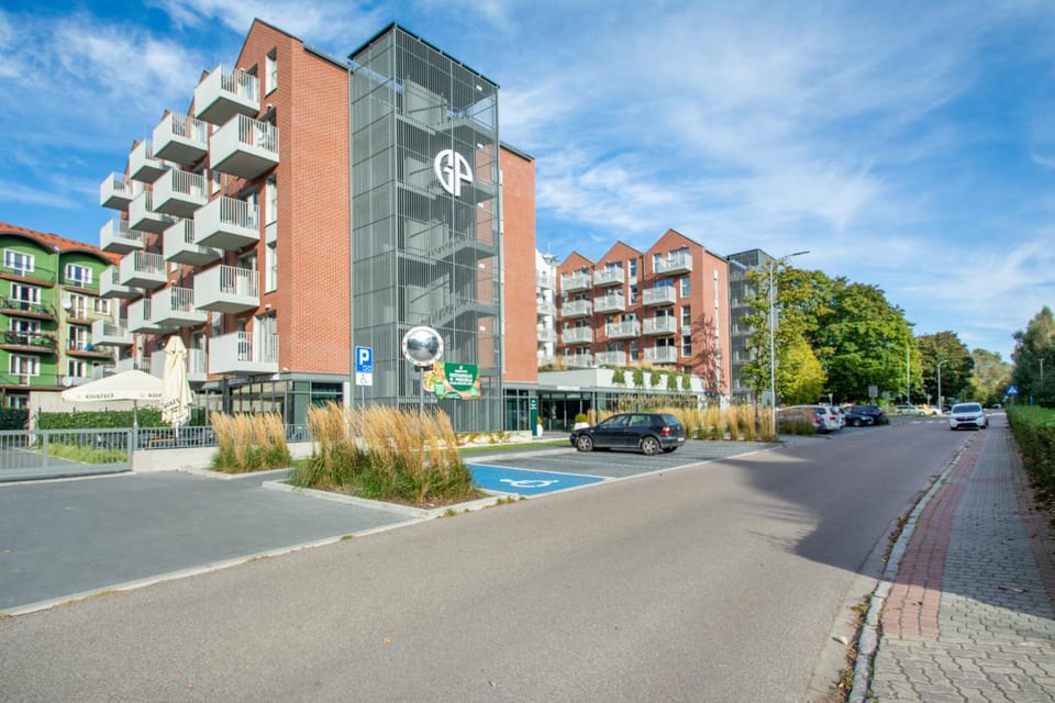 Property building, Day, Neighbourhood, Location