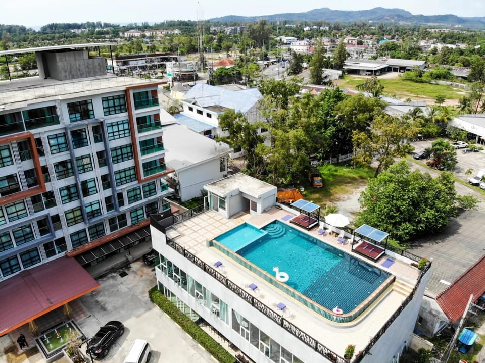 Golden Manora Hotel Bangtao Beach Phuket Hotel in Choeng Thale