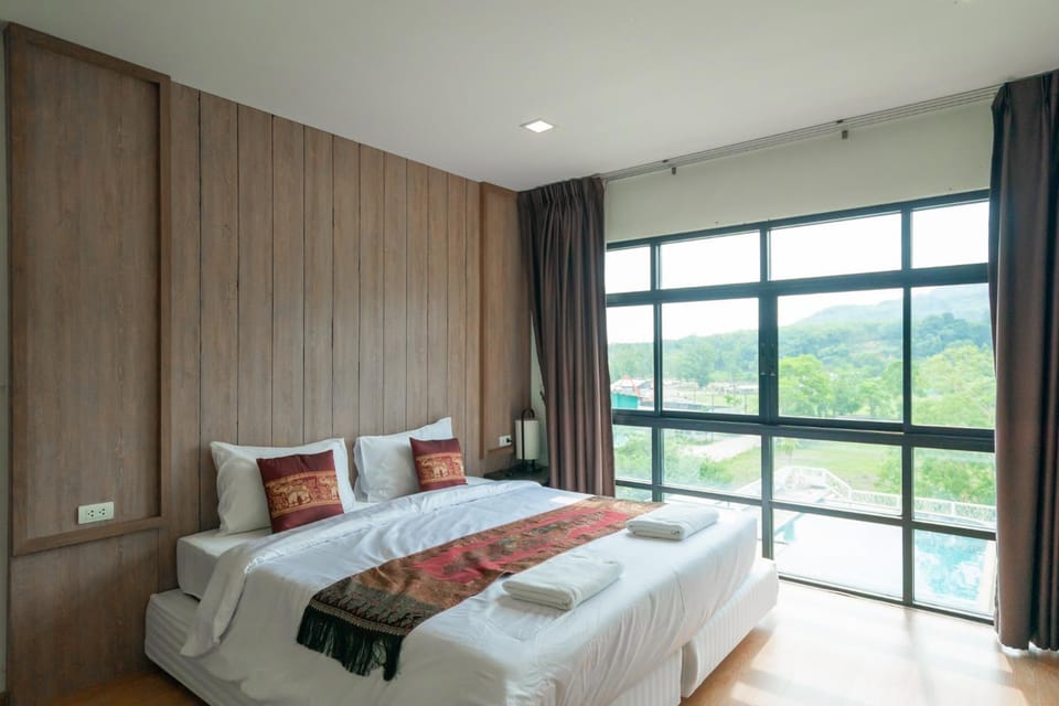 Bed, View (from property/room), Bedroom, towels