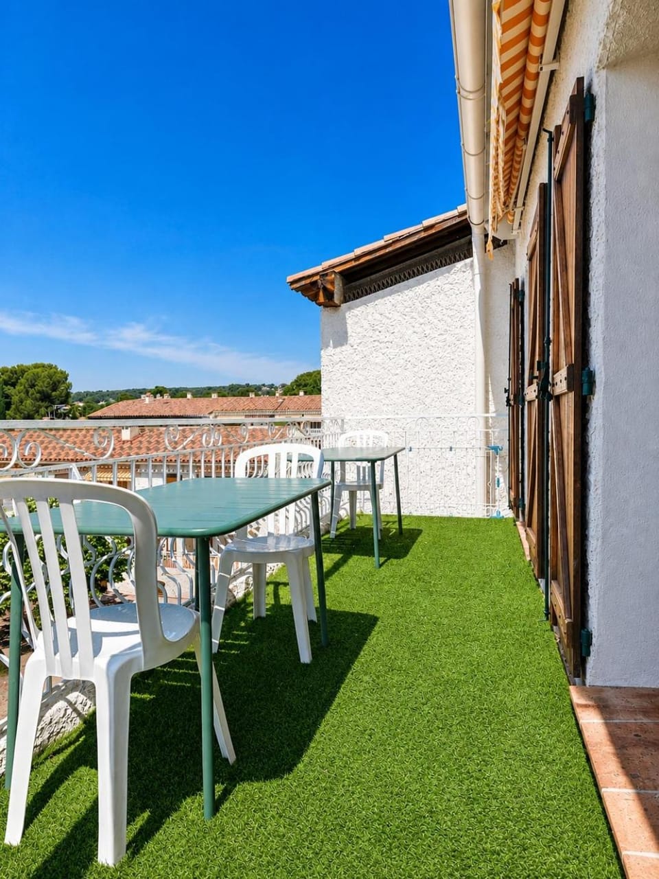 Property building, Patio, Spring, Day, View (from property/room), Balcony/Terrace, Dining area