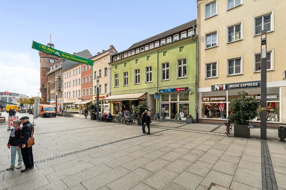 Property building, Neighbourhood, Street view, Location