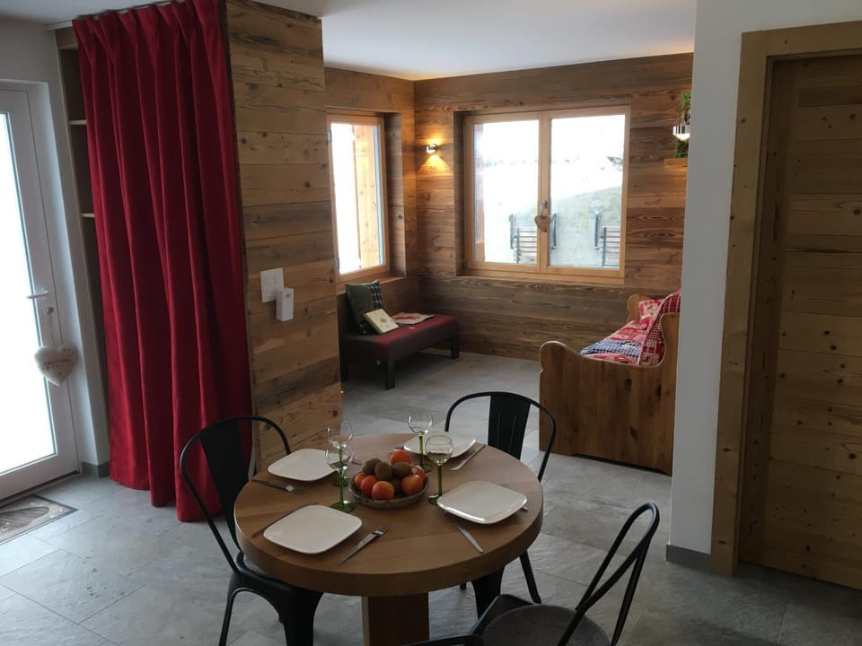 Apartment Chalet Mont Noble, 4 Vallées Apartment hotel in Canton of Valais