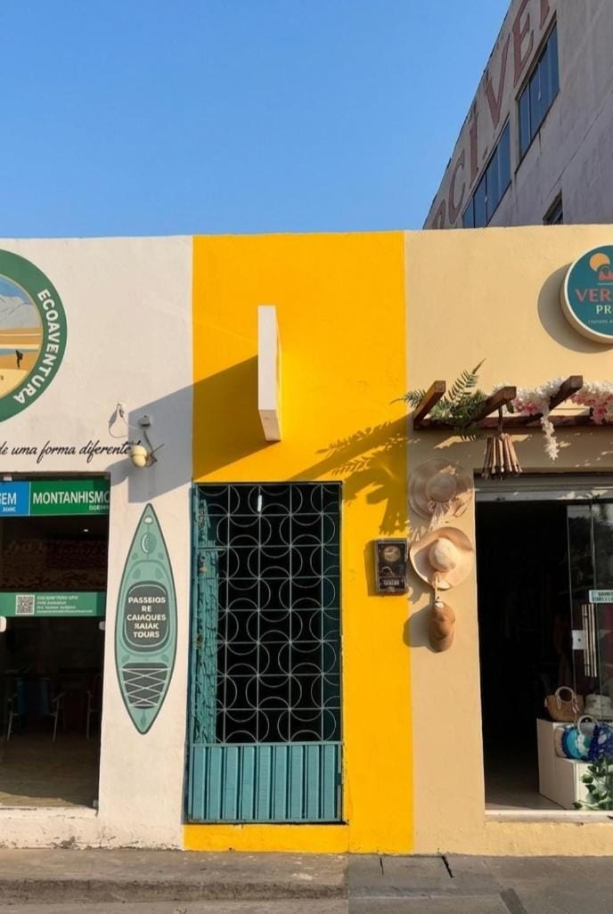 Pousada Ly, o seu refúgio no Centro de Barreirinhas Hostel in State of Piauí, Brazil