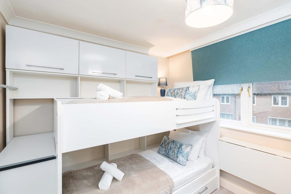 Bed, View (from property/room), Photo of the whole room, Bedroom, bunk bed, wardrobe