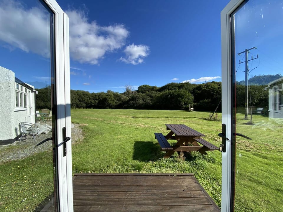 Patio, Garden, Dining area, pet friendly
