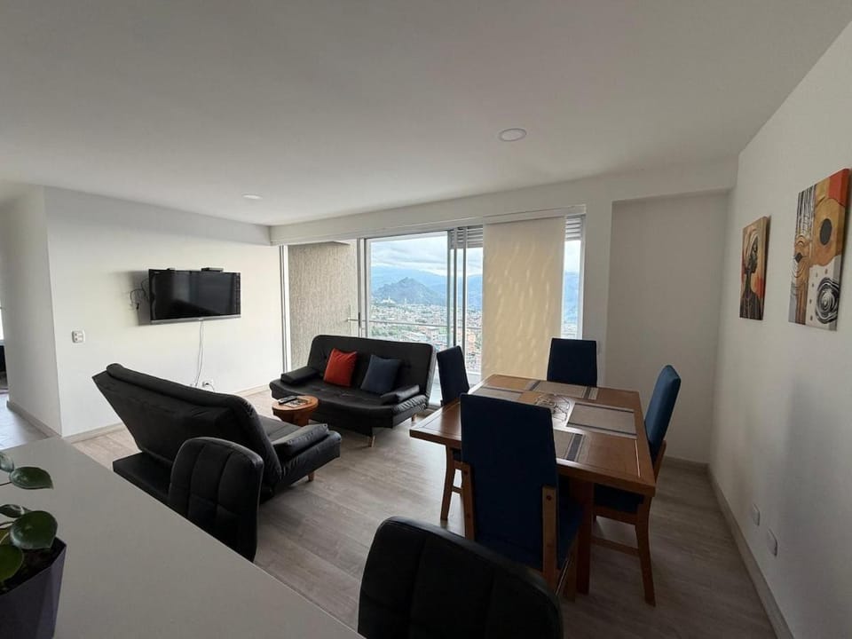 Spacious and Luxurious -Stratum 6 Apartment in Manizales
