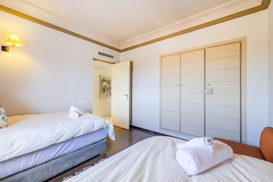 Best location new appart hivernag Pool FreeParking Apartment in Marrakesh