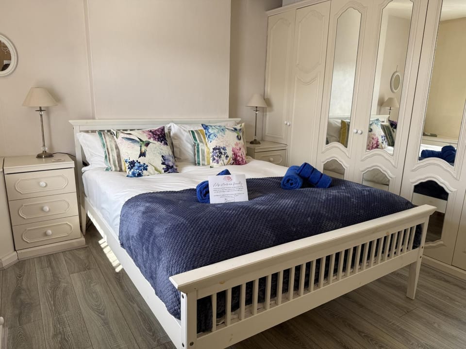 Bed, Bedroom