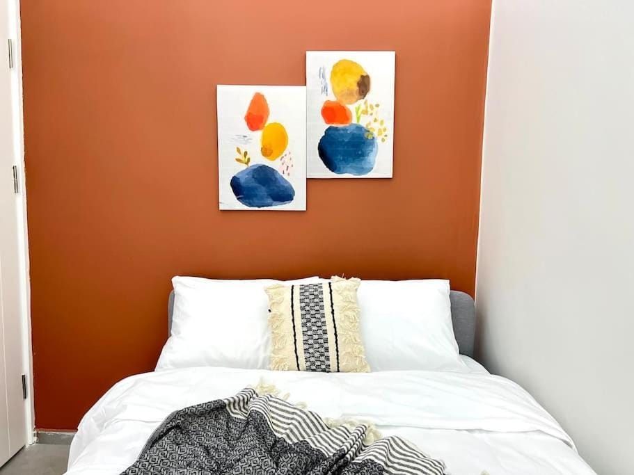 Bed, Decorative detail, Bedroom