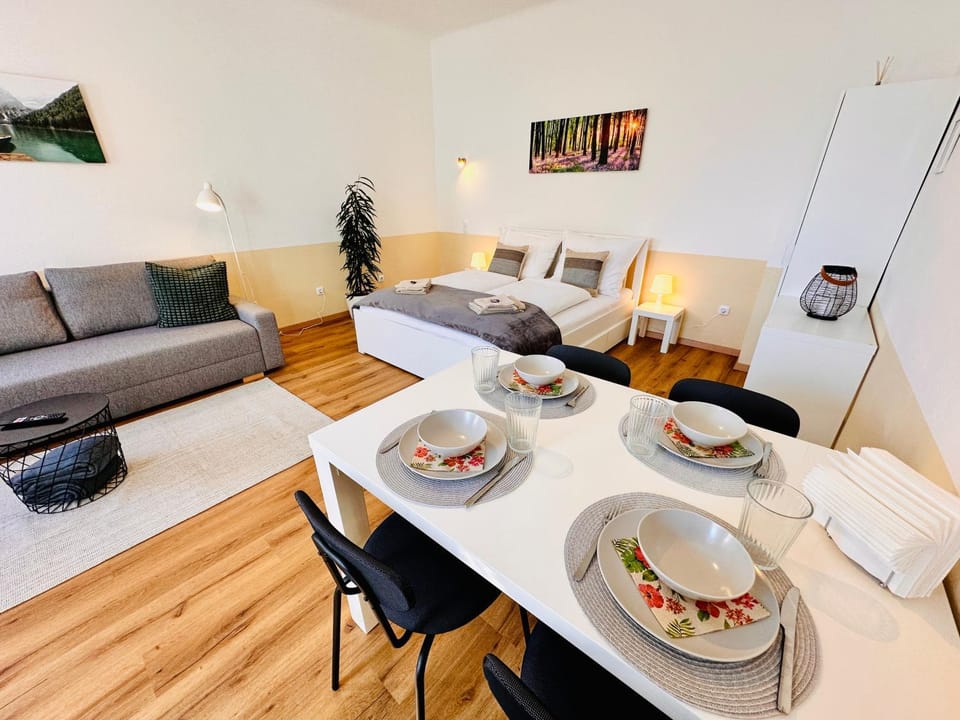 Living room, Photo of the whole room, Dining area, Bedroom