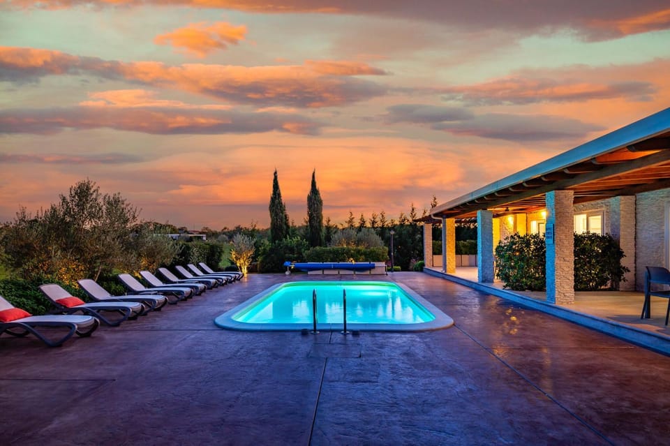 Property building, Natural landscape, Other, Pool view, Swimming pool, Sunrise, Sunset, sunbed