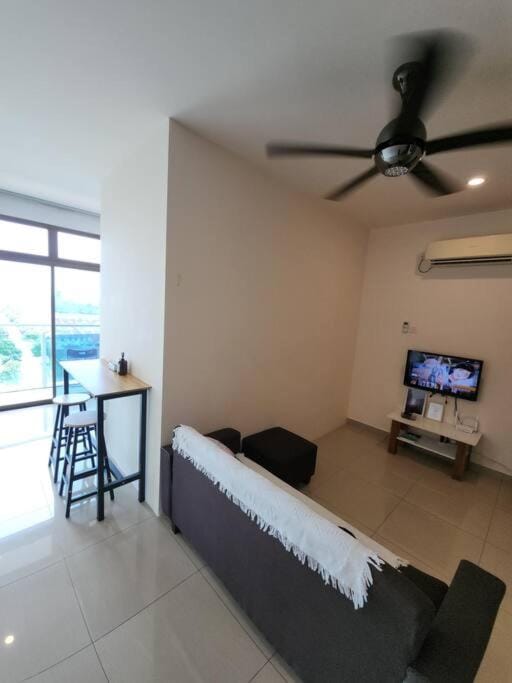 17# Muji Warm Suite Entire House - Mount Austin, JB Apartment in Johor Bahru