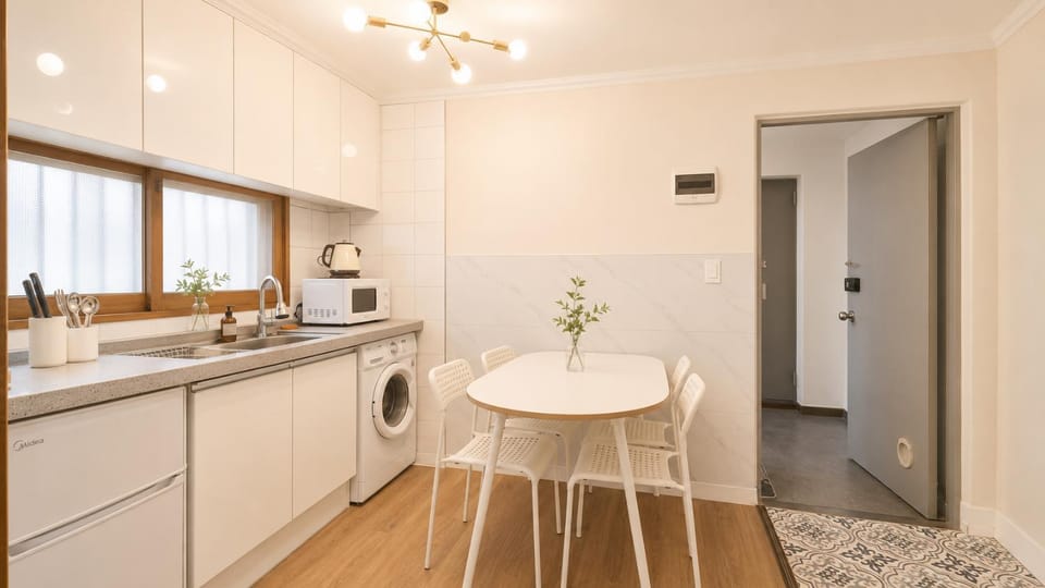 바람 연남 White Linen House 2br Apartment in Seoul